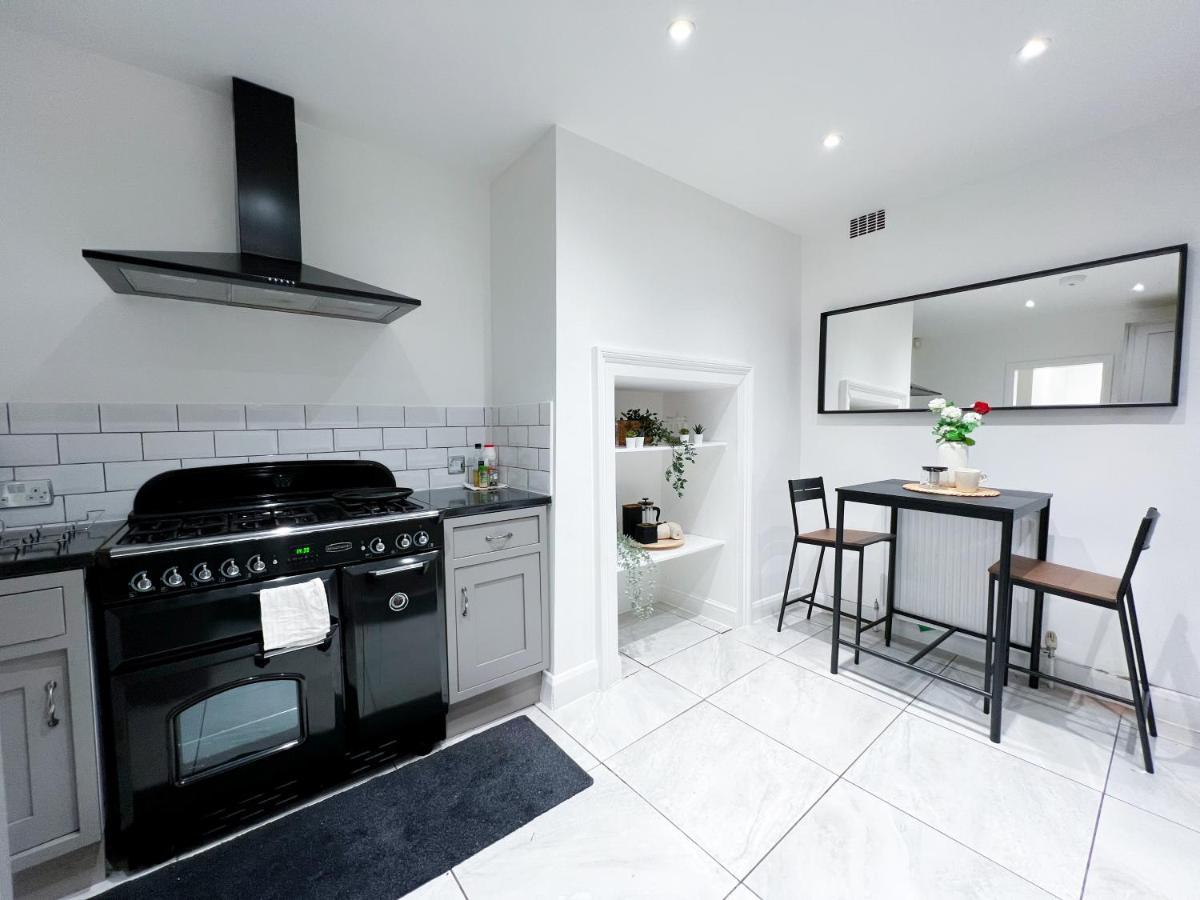 Stylish 3 Bed Flat With Garden Apartment London Exterior photo
