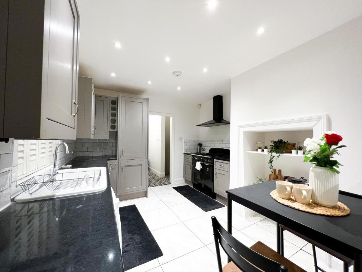 Stylish 3 Bed Flat With Garden Apartment London Exterior photo